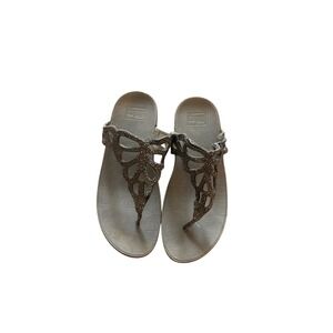 FitFlop Microwobbleboard Pewter Butterfly Rhinestone Thong Sandals Womens 10